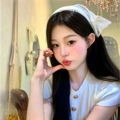 坐推土机的少女